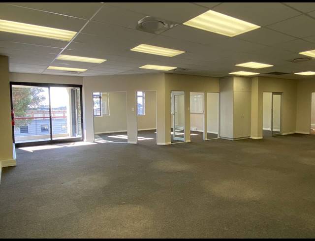 234M² OFFICE TO LET IN WESTLAKE